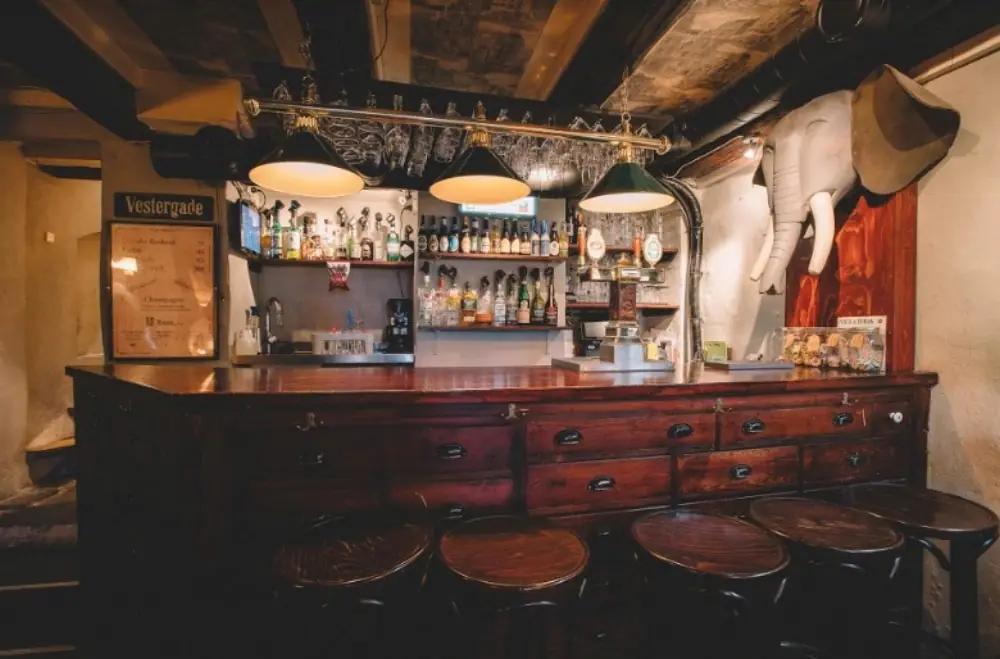 Musen & Elefanten, Lounge