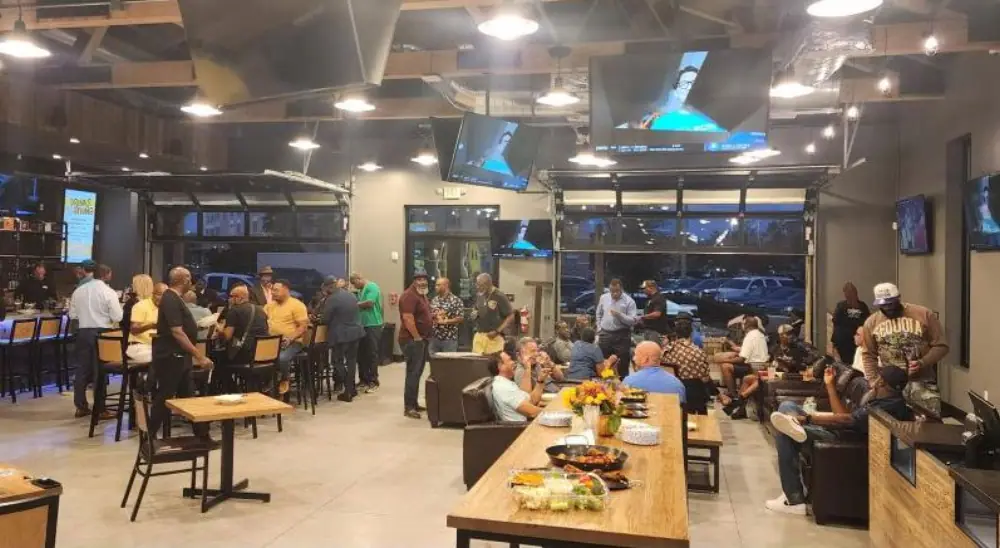 CI Superstore Jacksonville, Lounge