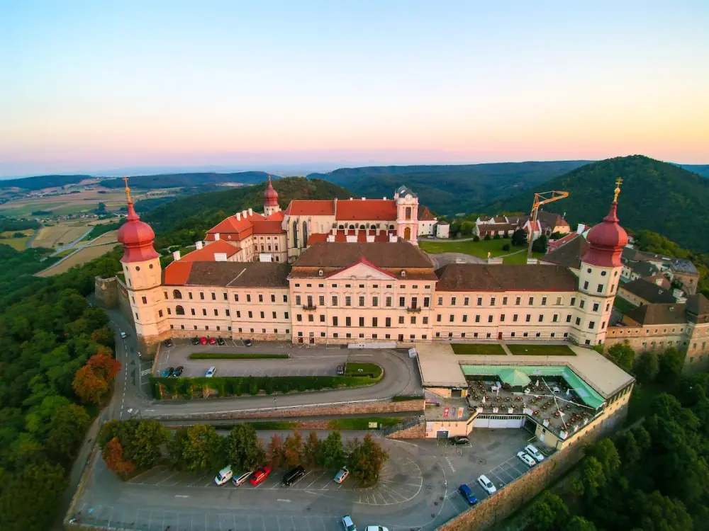 Stift Göttweig – Klosterschenke & Terasa, Venkovní posezení