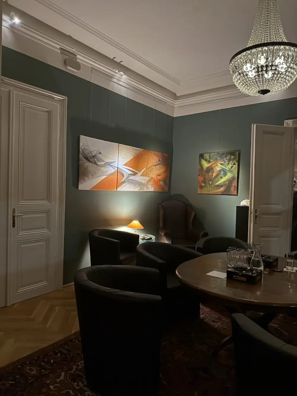 A&B Circle Cigar Club Vienna, Lounge