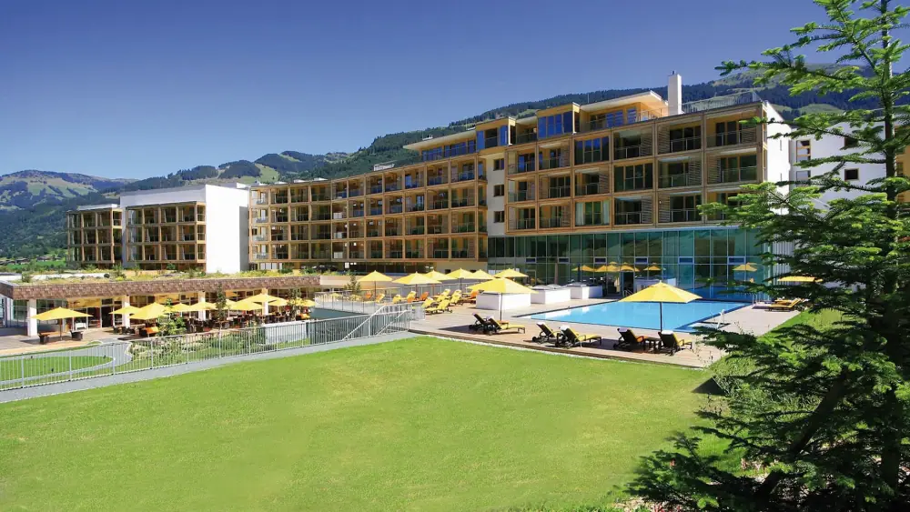 Kempinski Hotel Das Tirol – Rubin Bar & Cigar Lounge, Lounge