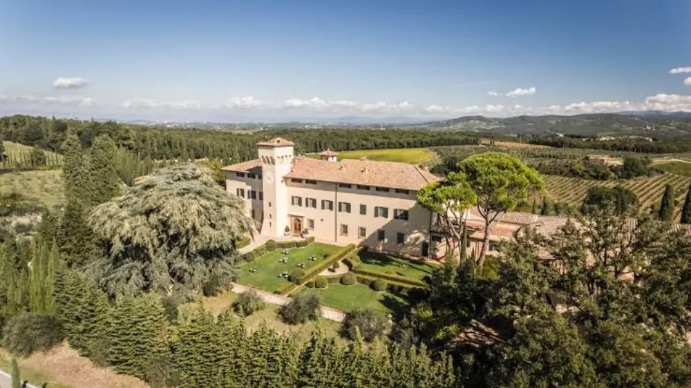 Castello del Nero, Venkovní posezení