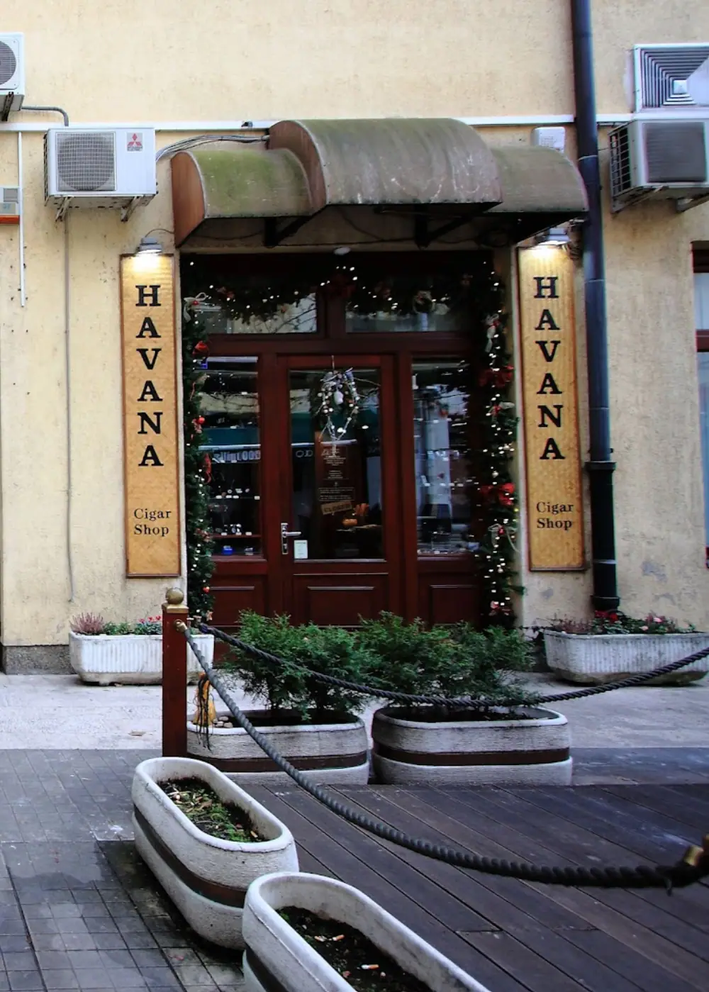 Havana 22 Cigar Lounge, Lounge
