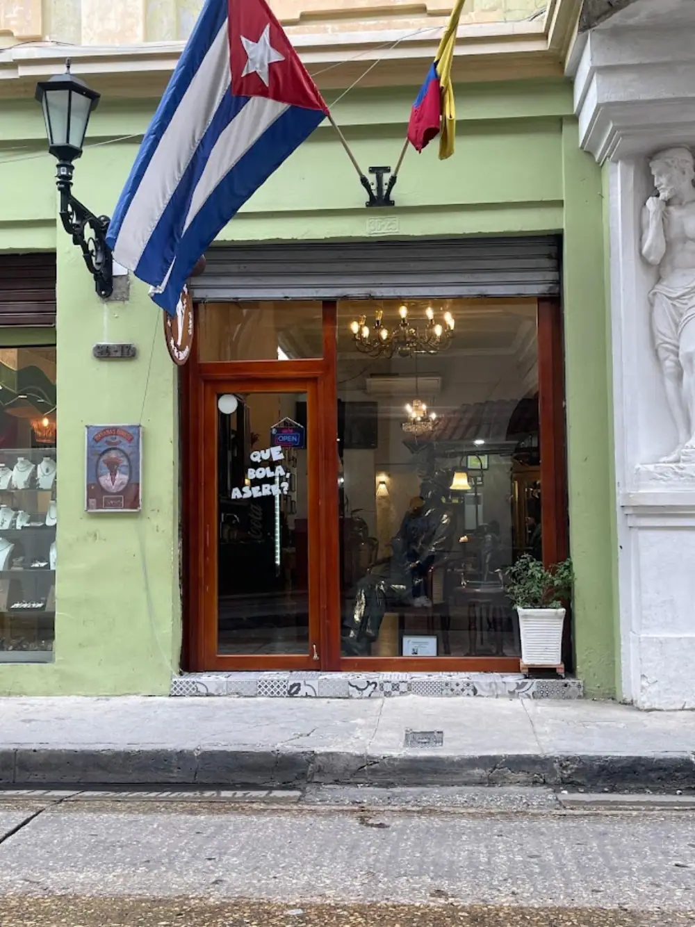 La Giraldilla de la Habana Cigar Bar Ctg, Bar