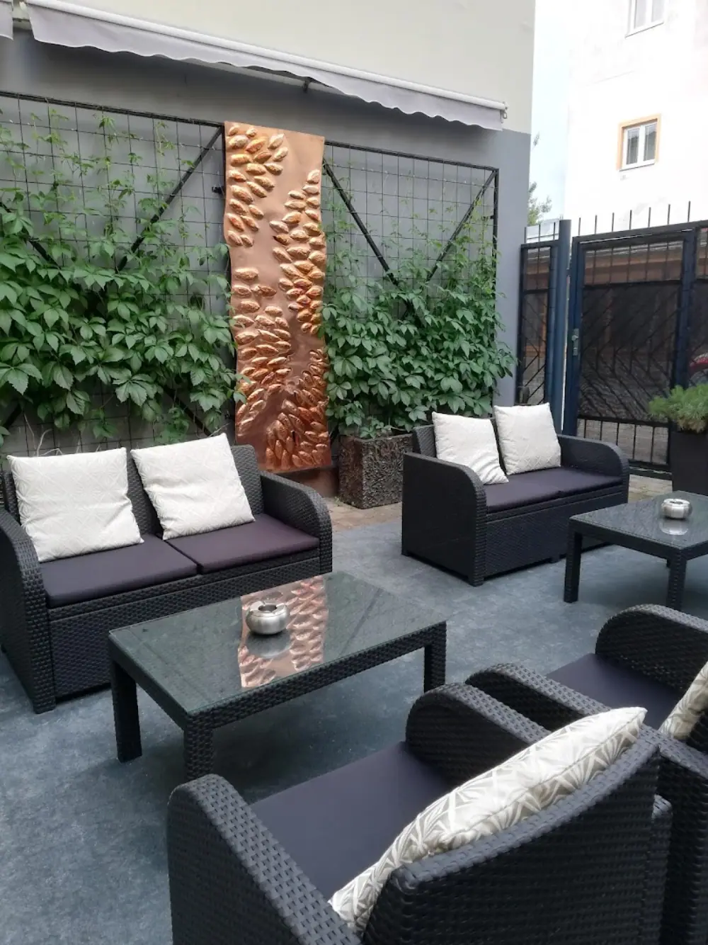 The Locus Club, Lounge