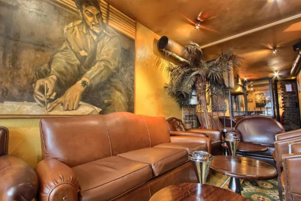 Cubana Café, Lounge