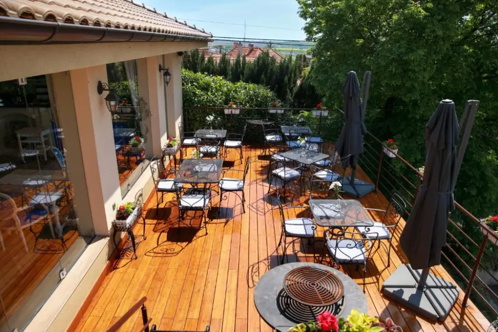 Hotel Zlatý Kľúčik – Cognac & Cigar Lounge, Lounge