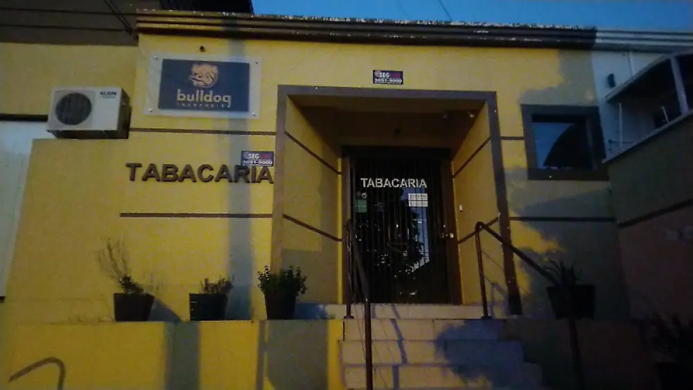 Bulldog Tobacconist - Cigar Lounge Concept, Lounge