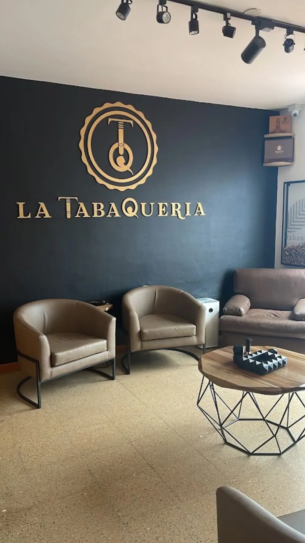La Tabaquería, Obchod s posezením