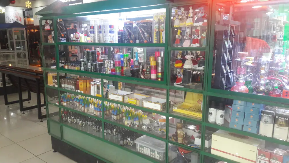 Don Benigno Cigars, Obchod s posezením