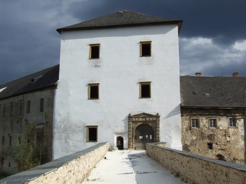 Chateau Goldenstein - Zámek Kolštejn, Outdoor seating