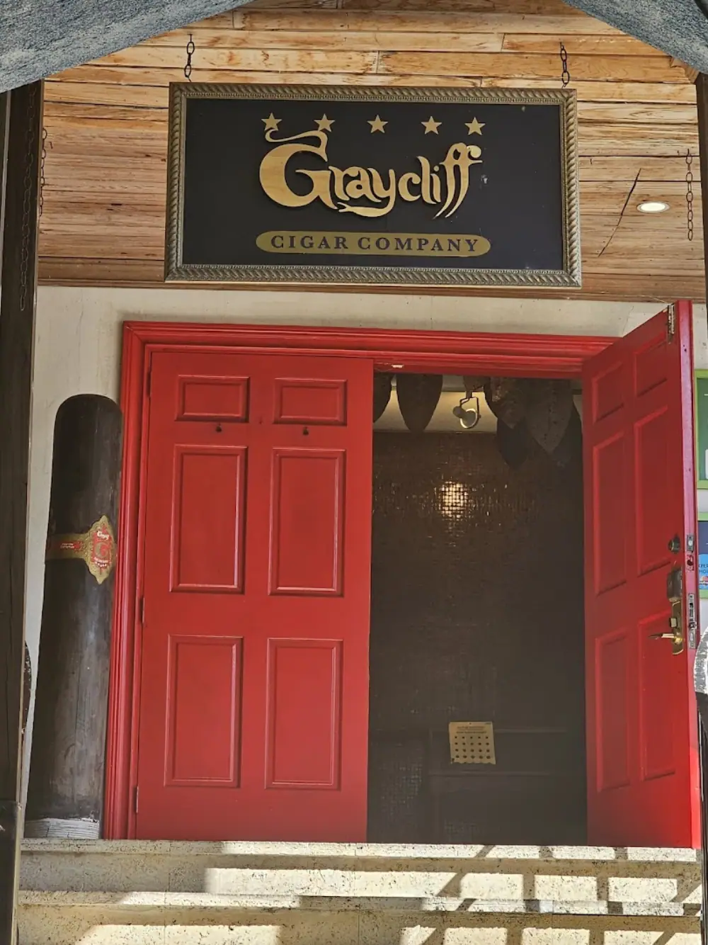 Graycliff Cigar Company, Lounge