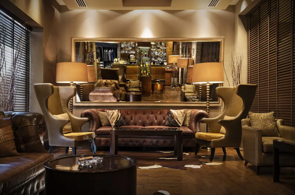 The Cigar Room, Lounge