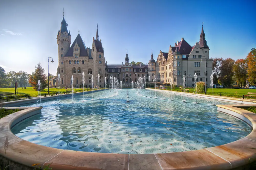 Moszna Zamek, Outdoor seating