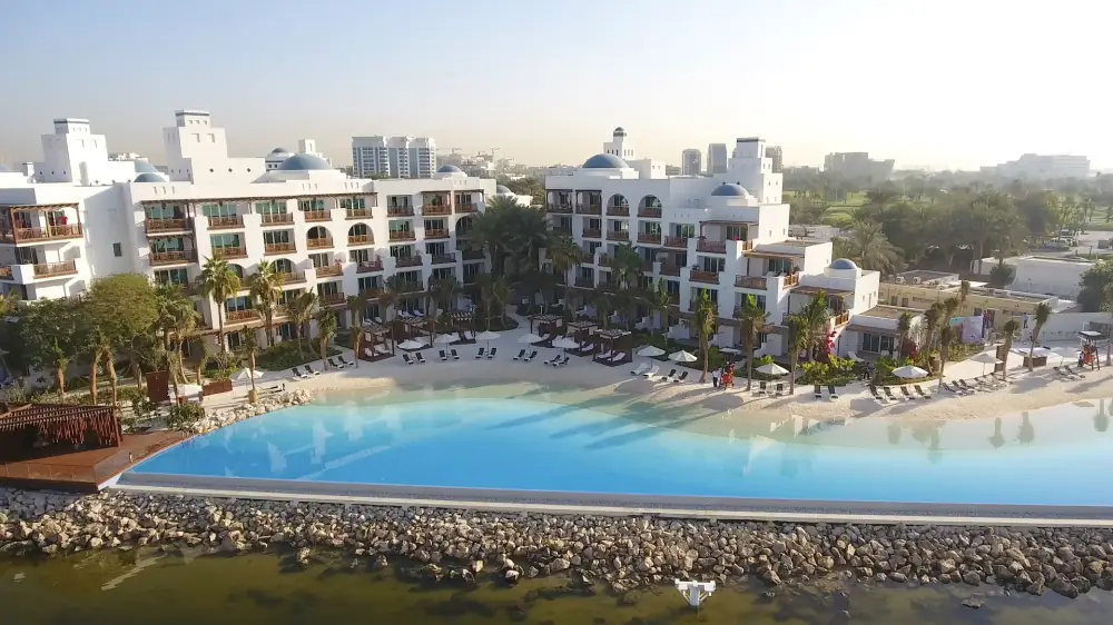 Dubai Creek Golf & Yacht Club, Bar