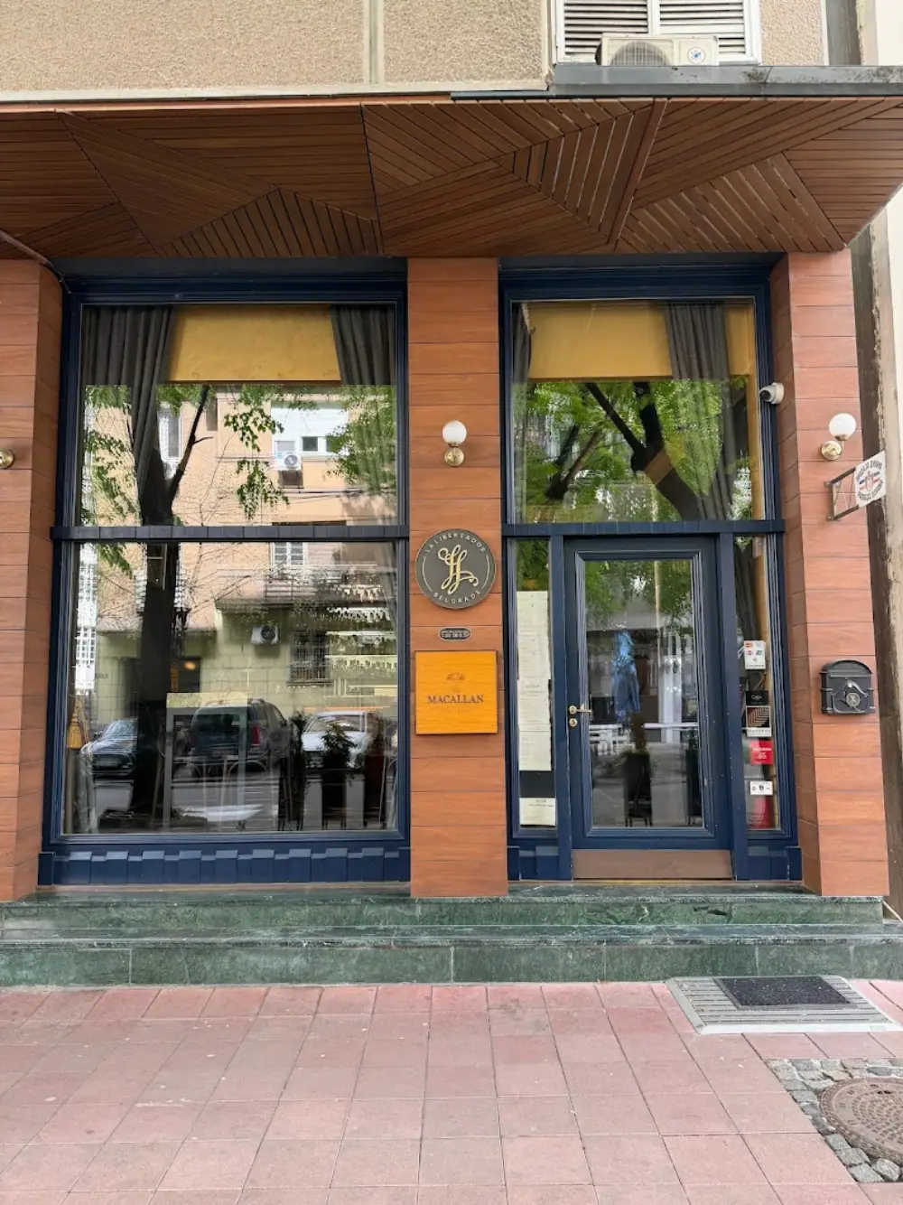 Libertador Cigar Lounge & Shop, Lounge