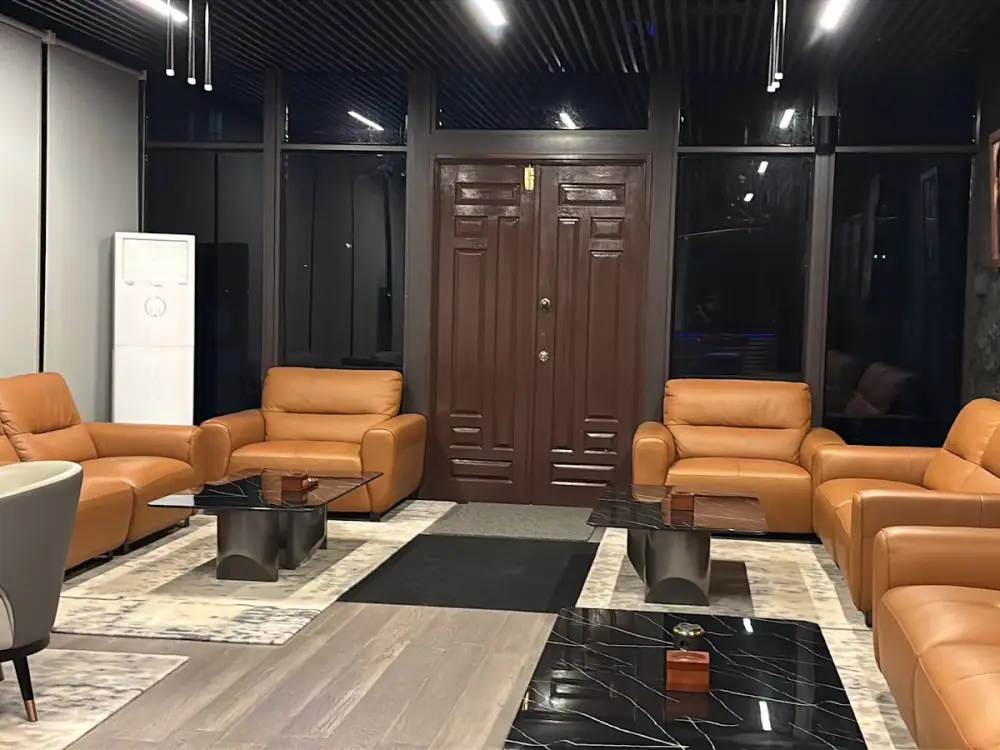 The Chairman Cigar Lounge by Pegasus, Lounge