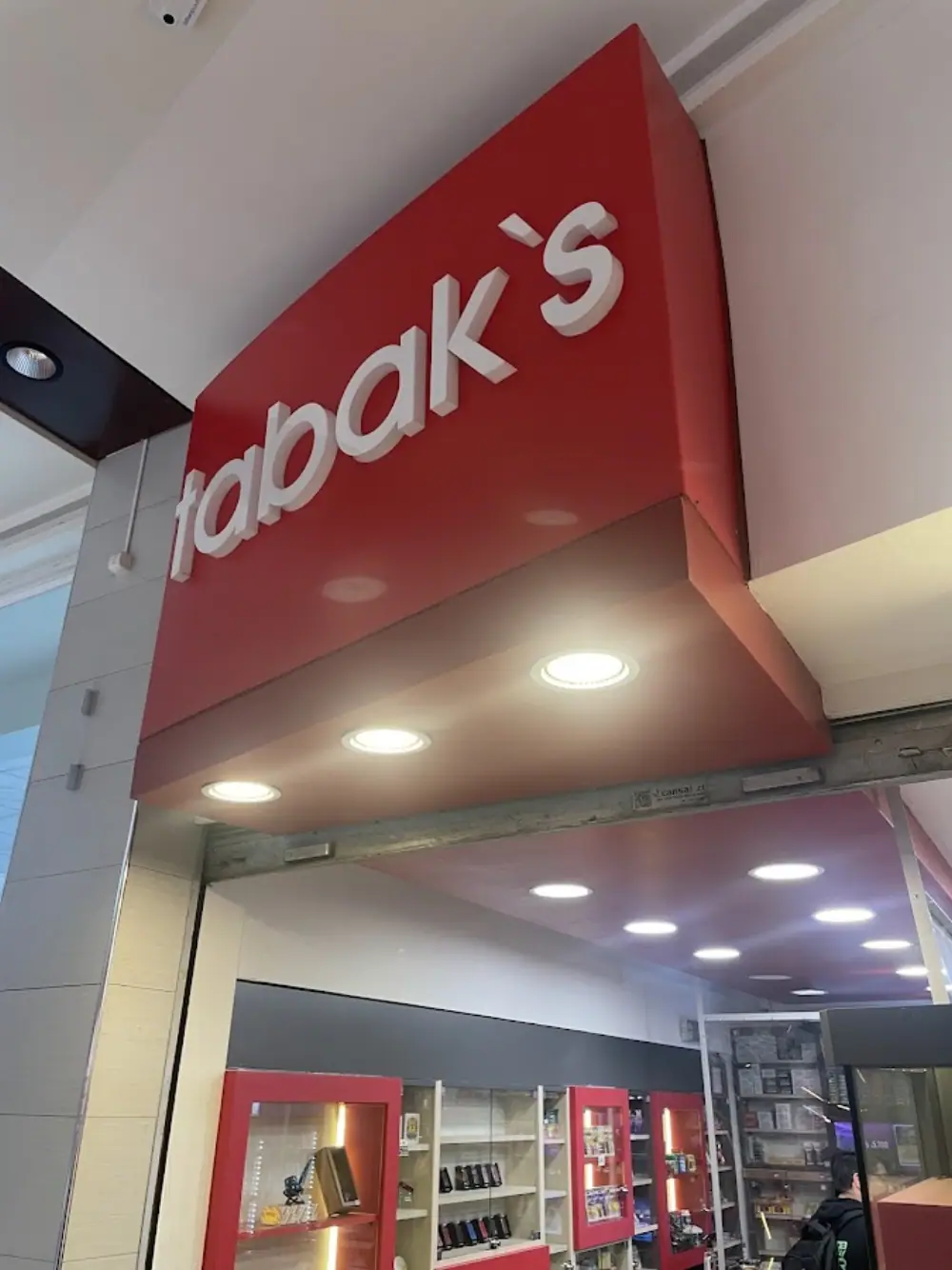 tabaks_centro - Tabaco, cigarros, café en interior Versluys Concepción, Obchod s posezením