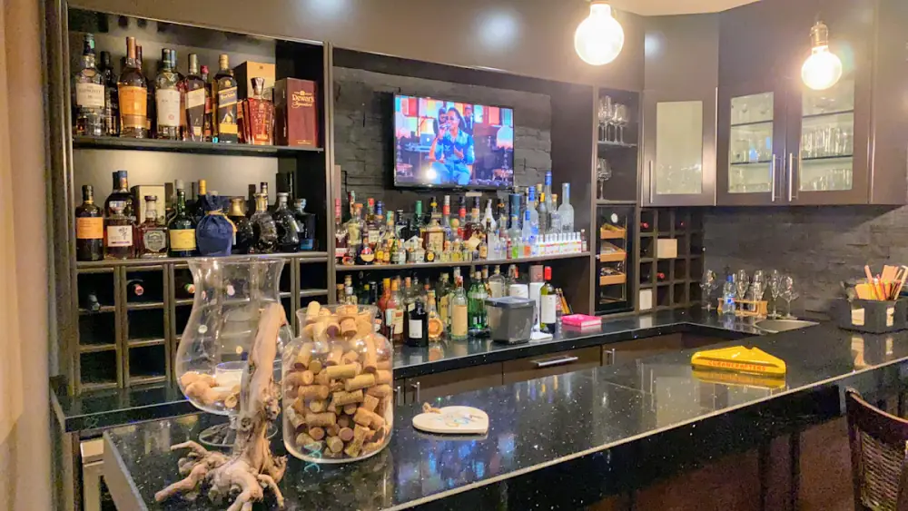 Virjo’s Cigar Lounge, Lounge