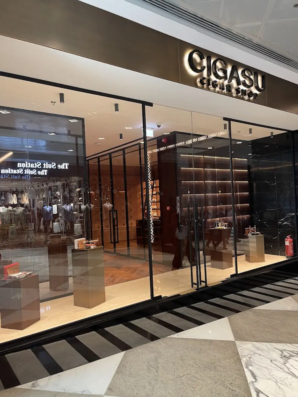 CIGASU, Lounge