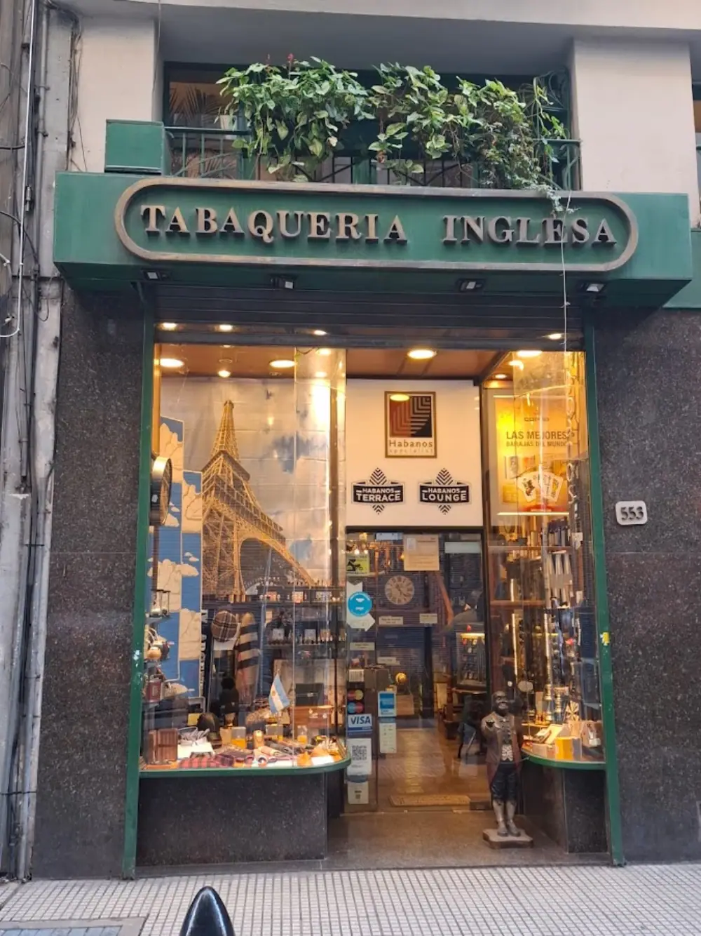 English Tobacco Shop, Lounge