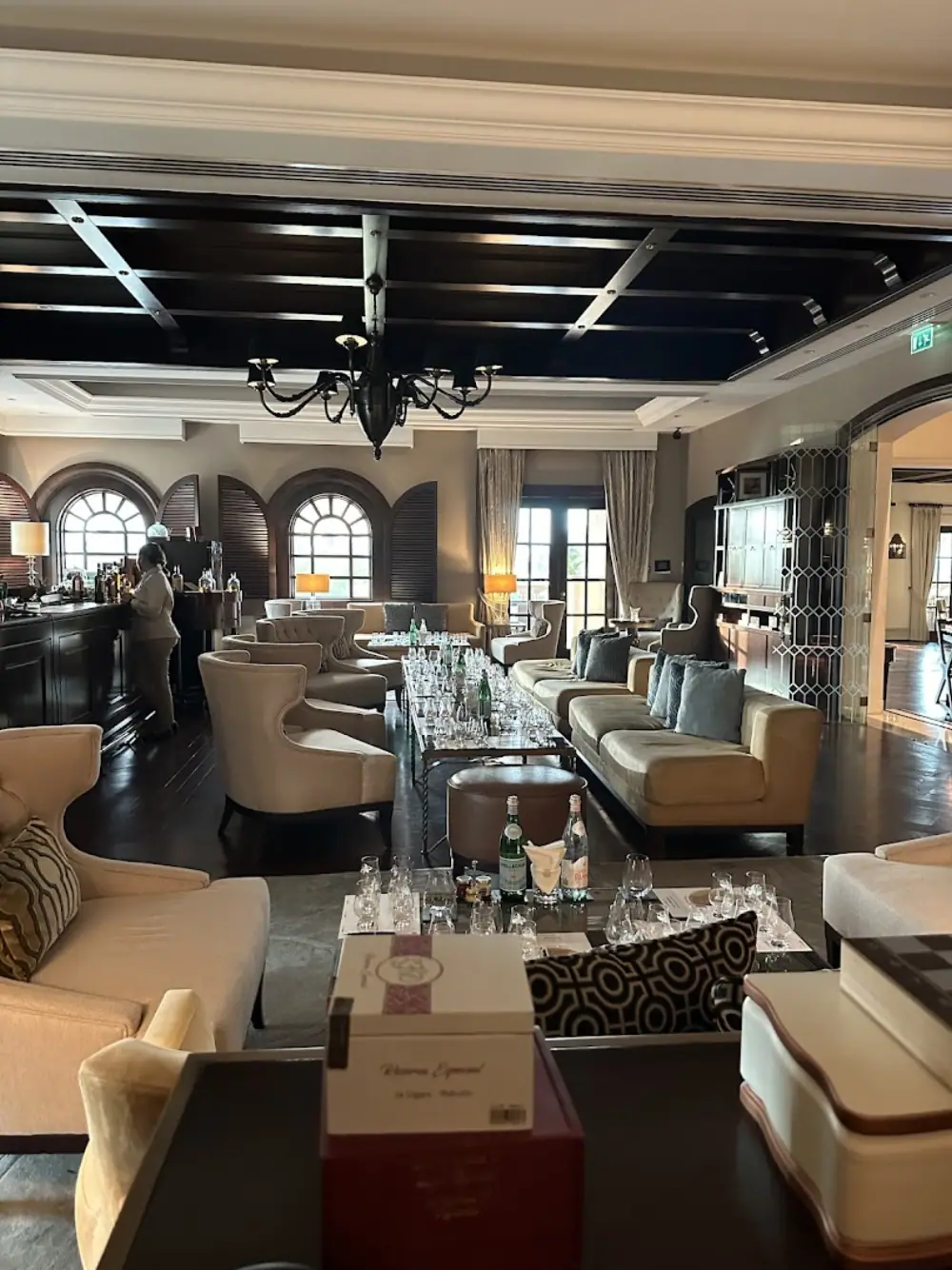 Library Bar, Bar