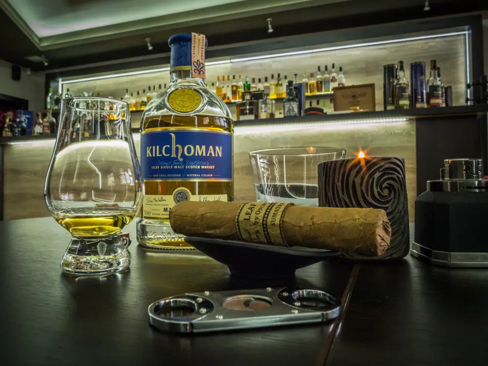 The LOCUS Club, Bar