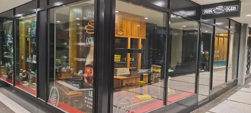 Spring Cigars SA, Cigar shop with seating