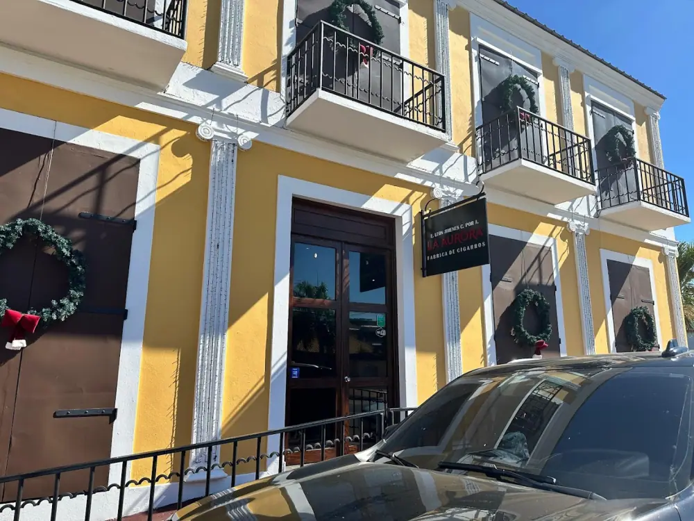La Aurora Cigar World, Lounge