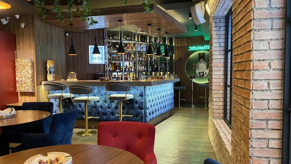 San Luis Cigars - Tabacos, Habanos, Puros, Cigar Lounge en Valencia., Lounge