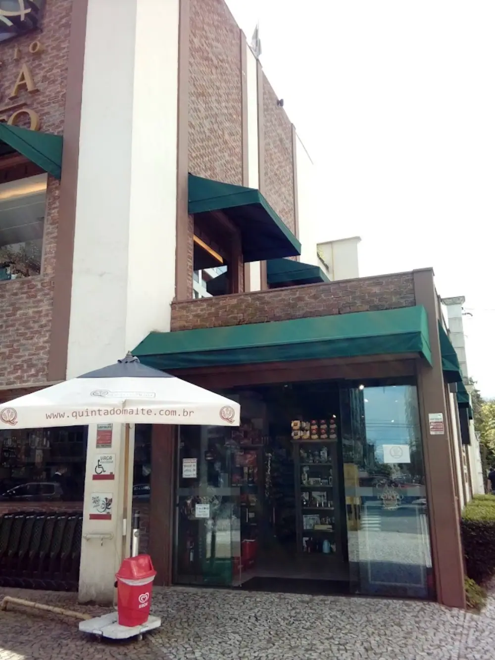 Empório Casa Porto, Restaurace
