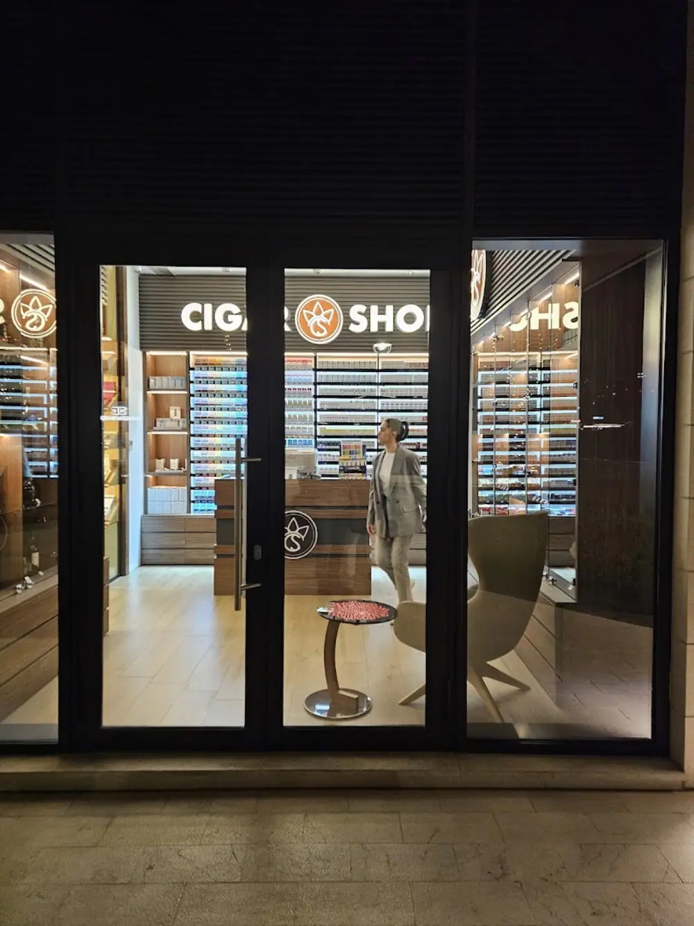 Cigar Shop Premium - Porto Montenegro, Lounge
