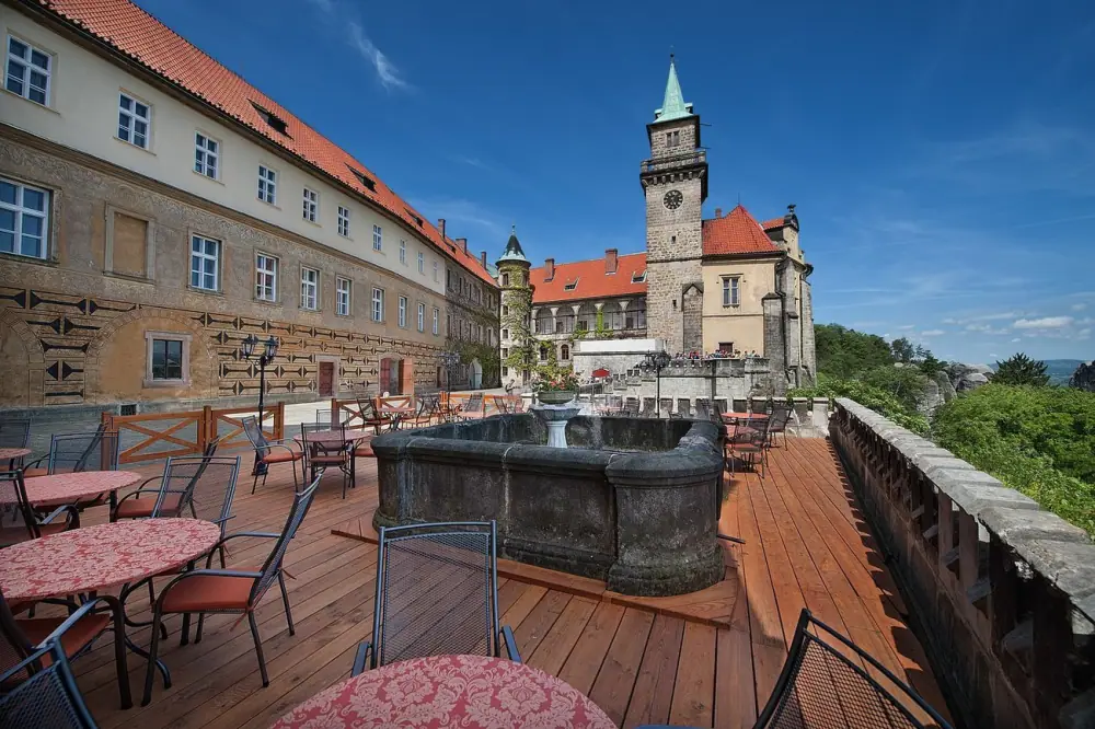 Hrubá Skála – Rock Hotel, Venkovní posezení