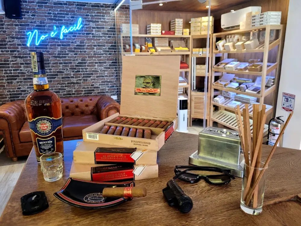 CTG Cigar Bar, Bar