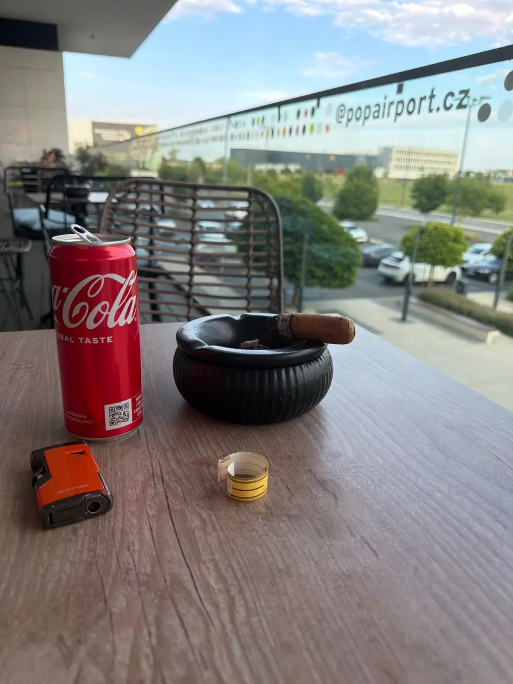 Venkovní terasa POP Airport Praha, Venkovní posezení