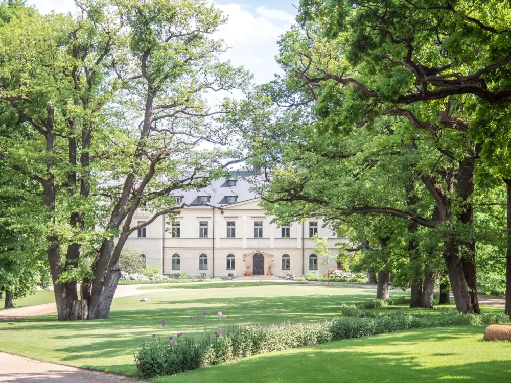 Chateau Mcely – Boutique Hotel & Spa, Venkovní posezení